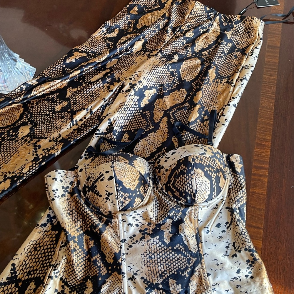 JLux Label 2Pc Gold Snake Skin Set